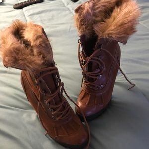 New ankle boot with imitation fur